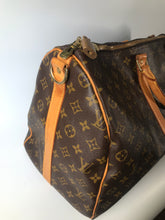 Load image into Gallery viewer, Louis Vuitton vintage keepall 50
