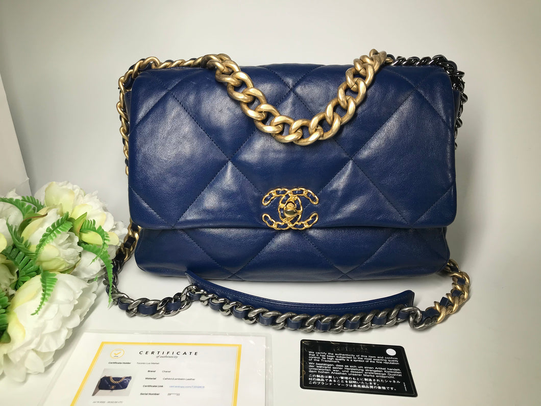 Chanel 19 medium/large in blue goatskin