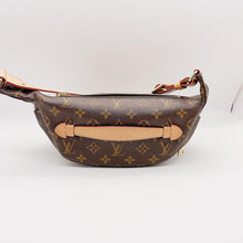 Load image into Gallery viewer, Louis Vuitton bumbag
